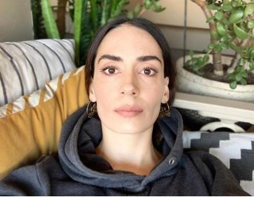Melisa Sözen küçüklük fotoğrafını paylaştı!