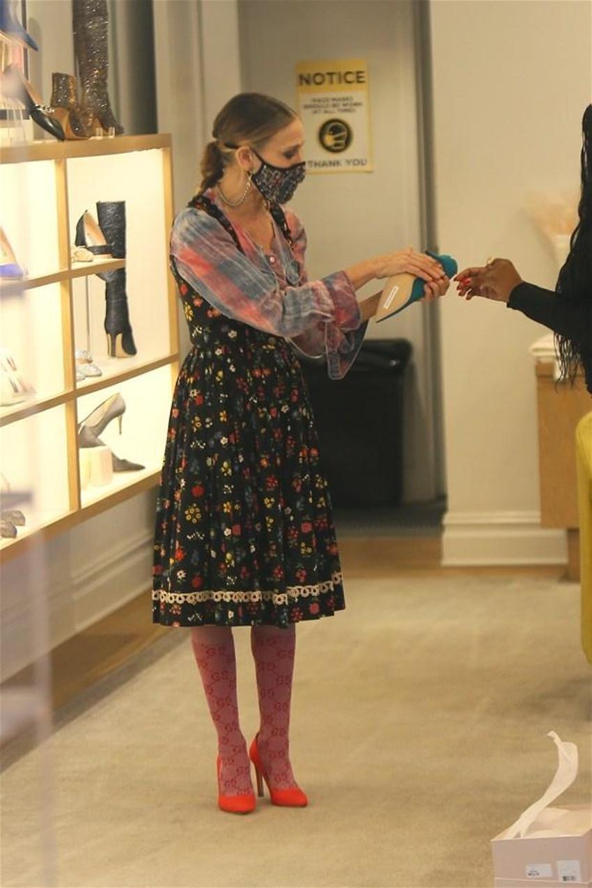 Sarah Jessica Parker stiliyle göz kamaştırdı!