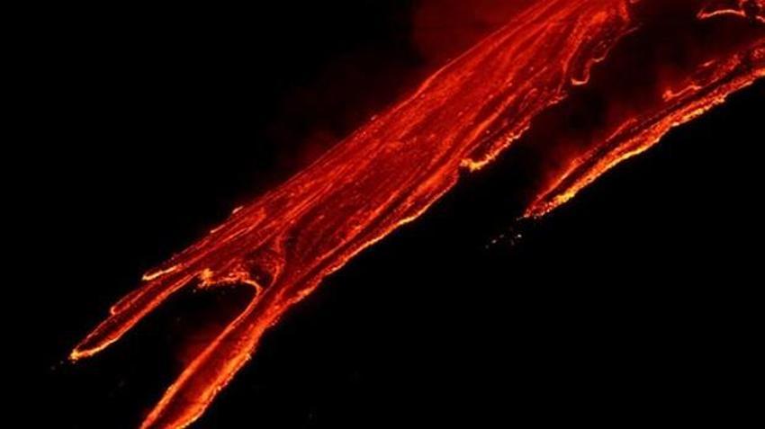 Etna canavarı kükredi! Lav selleri akmaya başladı...