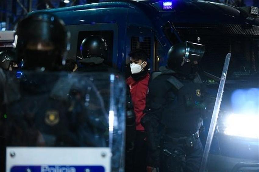 Pablo Hasel ülkeyi karıştırdı! 5 gün geçti, yangın yeri...