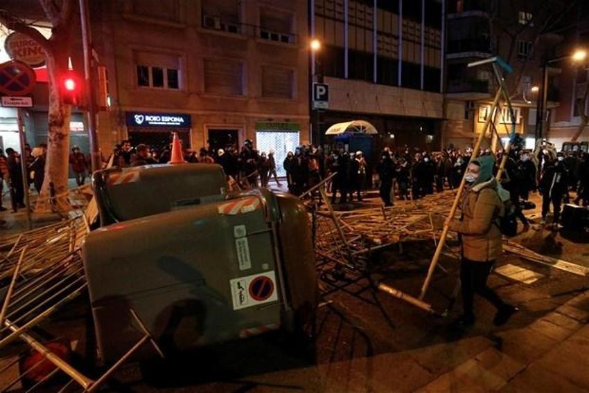 Pablo Hasel ülkeyi karıştırdı! 5 gün geçti, yangın yeri...