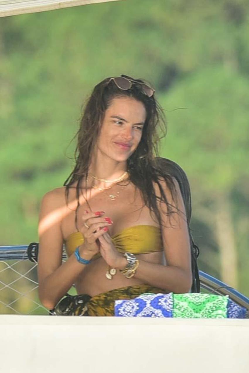 Memleketinde son günü! Doyasıya eğlendi, Alessandra Ambrosio...