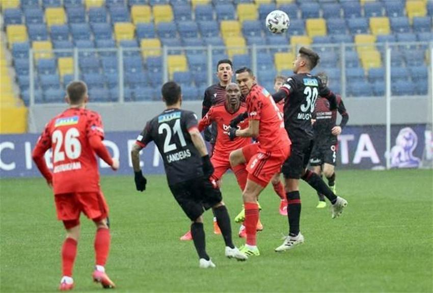 Kara Kartal'da 'Tosun Paşa' şov yaptı! Gençlerbirliği: 0 Beşiktaş: 3