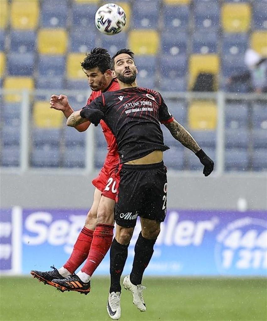 Kara Kartal'da 'Tosun Paşa' şov yaptı! Gençlerbirliği: 0 Beşiktaş: 3