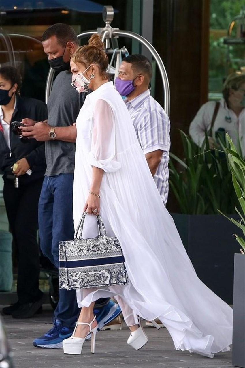 Jennifer Lopez ve Alex Rodriguez'in erken Sevgililer Günü kutlaması!