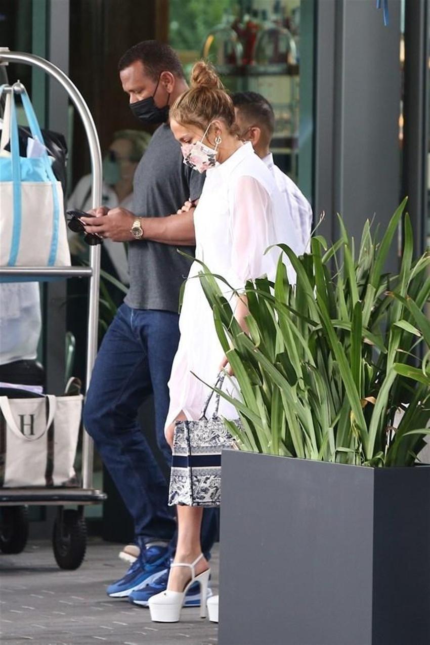 Jennifer Lopez ve Alex Rodriguez'in erken Sevgililer Günü kutlaması!
