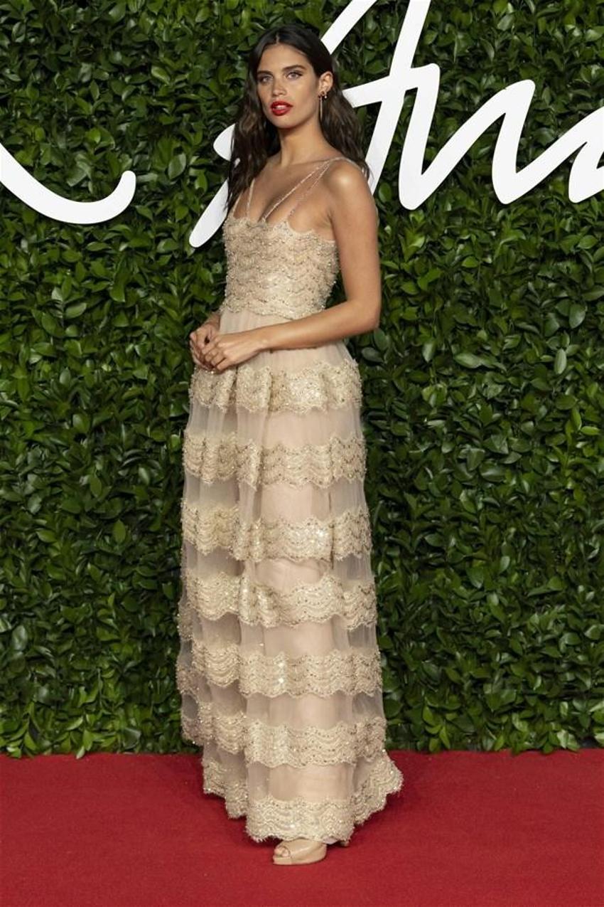 Sara Sampaio takipçilerini şaşırttı! 'Olmuş mu?'