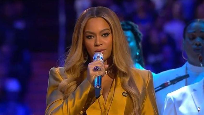Beyonce-Jay Z çifti gazetecilerden kaçamadı!