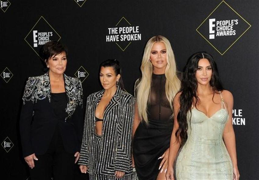 Kris Jenner tacizle suçlanıyor! 3 milyon...