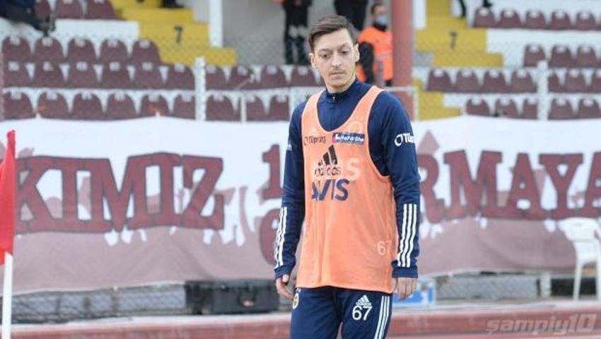 Galasaray derbisi öncesi Fenerbahçe'de Mesut Özil gelişmesi! Hocasıyla konuştu ve...