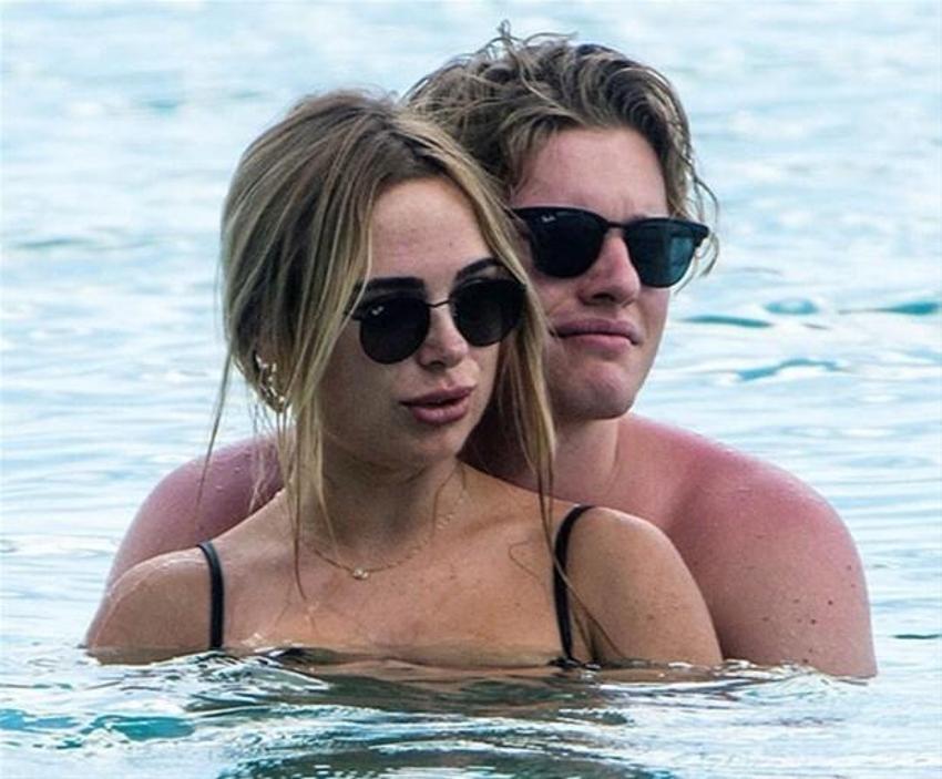 Kimberley Garner plajı yaktı geçti