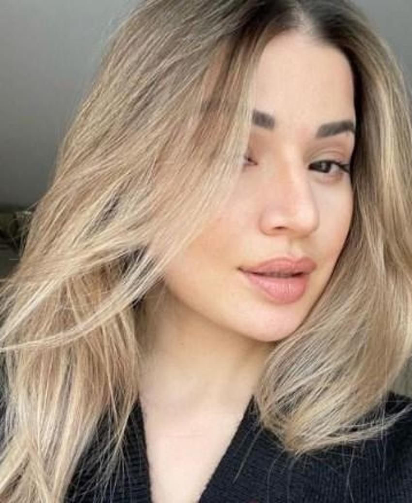 Ablasının kopyası! Hadise’nin kız kardeşi Derya Açıkgöz'ün eski halinden eser yok!