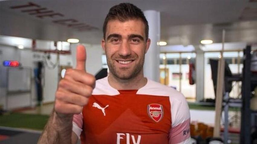Fenerbahçe'ye Sokratis'ten şok haber! Tam 4 dev kulüp devrede