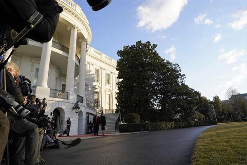 Dünya saniye saniye izledi! Melania Trump damgasını vurdu Jill Biden ve Kamala Harris ise...