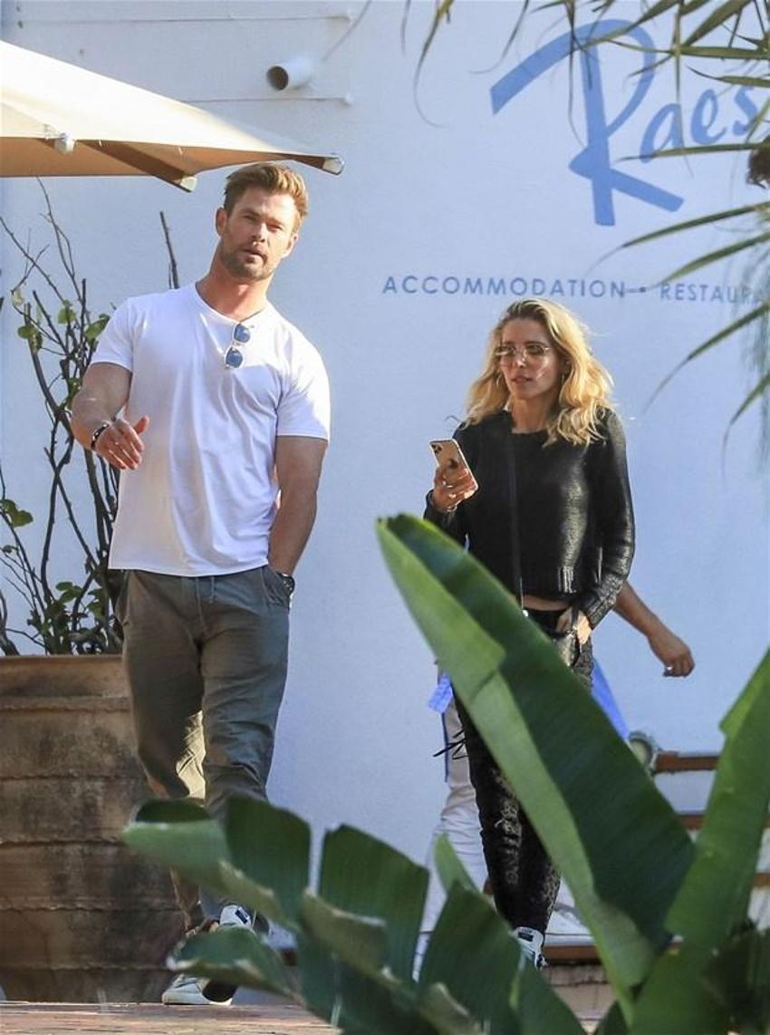 "Chris Hemsworth'un karın kaslarını uzaydan bile görebilirsiniz"