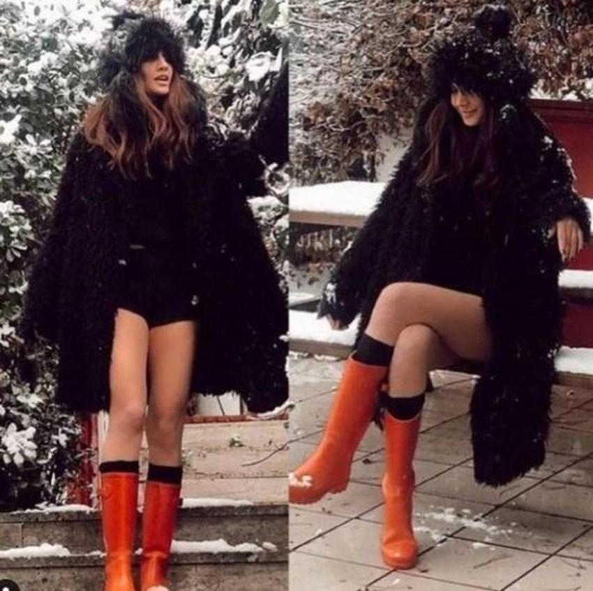 Değişimiyle gündem olan Zeynep Koçak kara meydan okudu! Mini şortuyla...