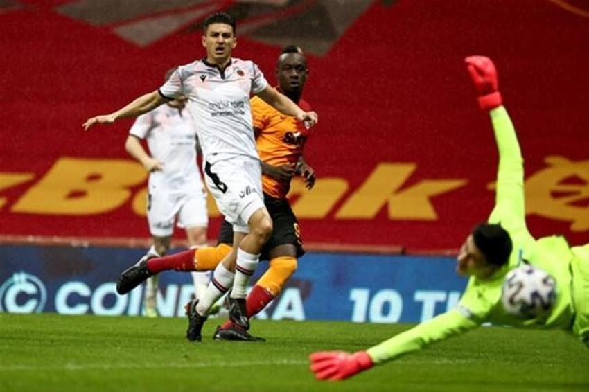 Galatasaray - Gençlerbirliği maçından sonra flaş Diagne gerçeği ve sert eleştiri! 'Babası yaşında adam...'