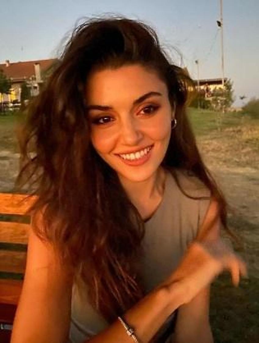 Hande Erçel'in ev hali olay yarattı!