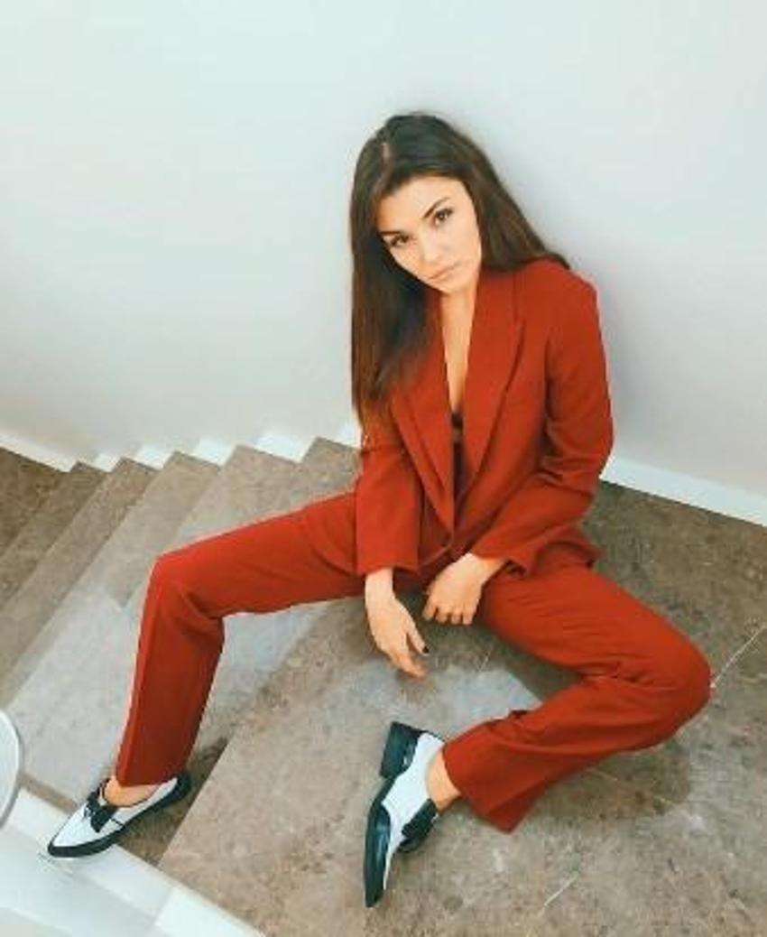 Hande Erçel'in ev hali olay yarattı!