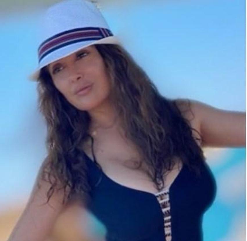 Salma Hayek yeni yılı bikinili pozuyla karşıladı!