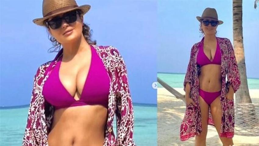 Salma Hayek yeni yılı bikinili pozuyla karşıladı!