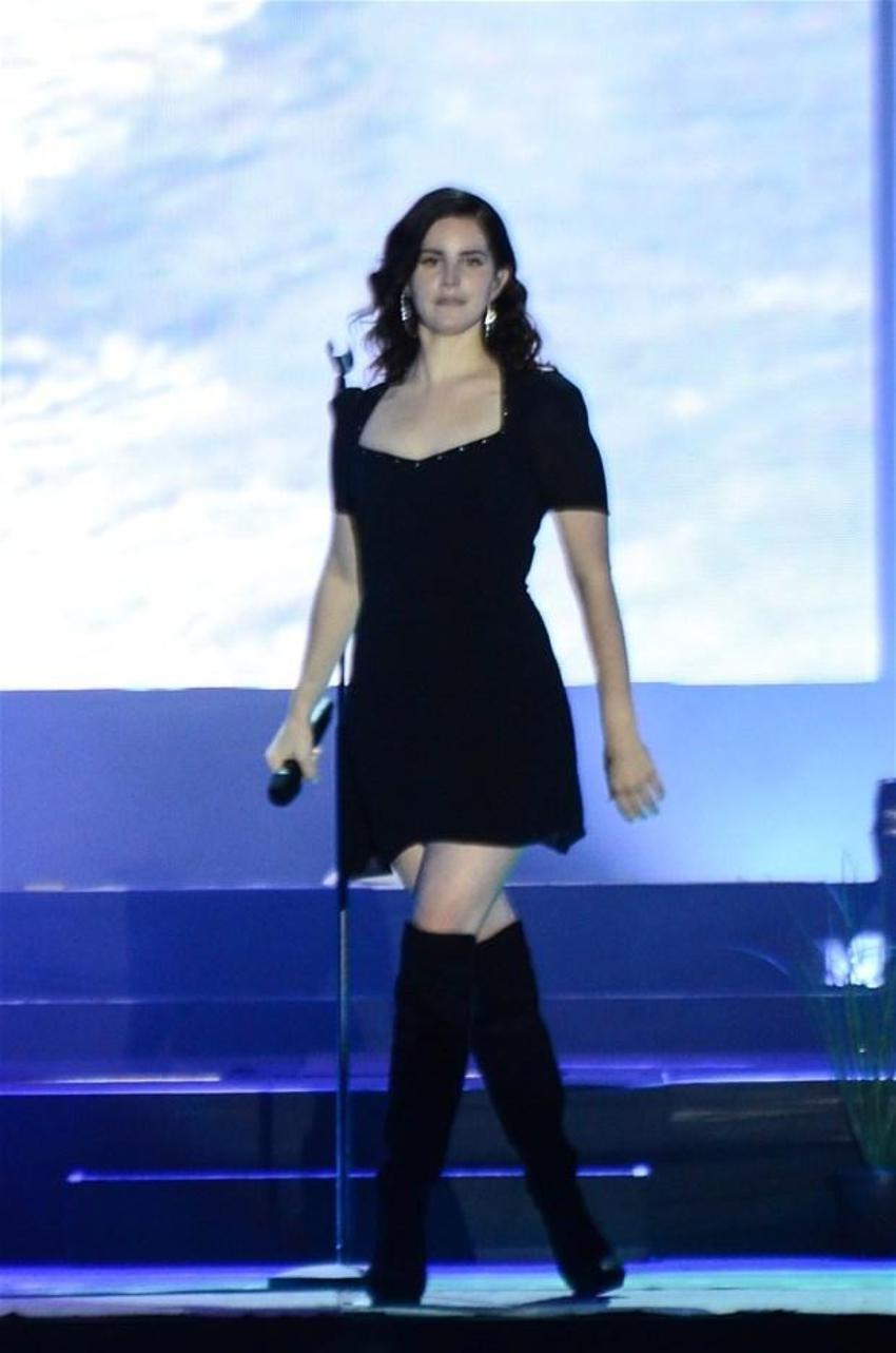 Lana Del Rey aldığı kilolarla dikkat çekti!