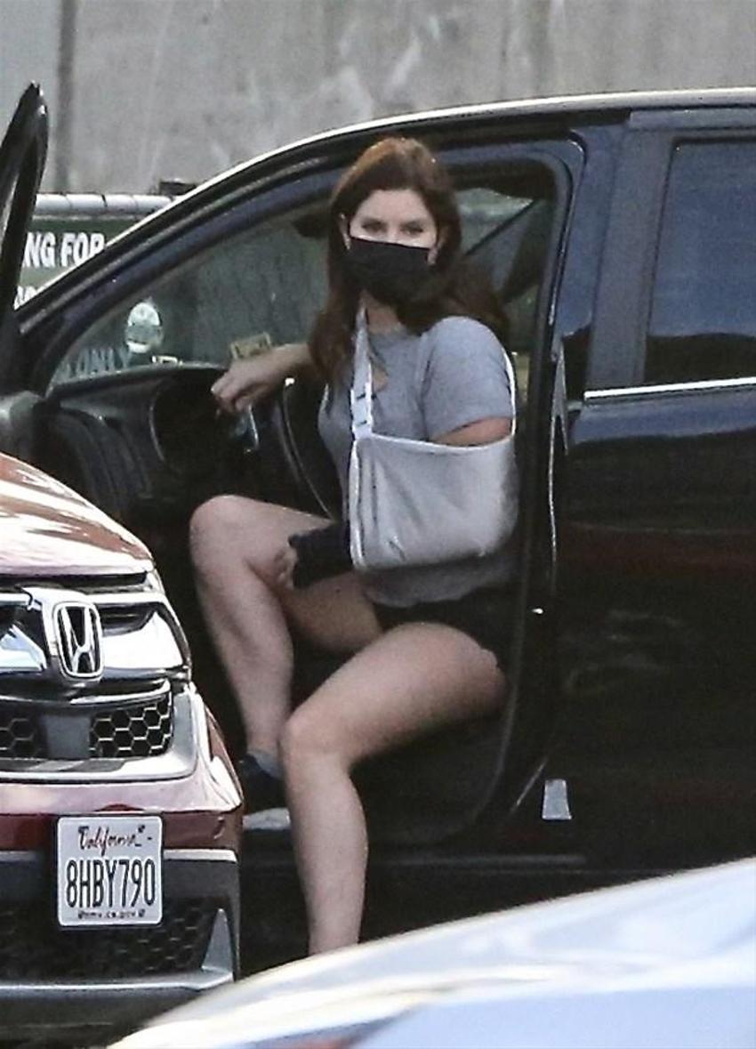 Lana Del Rey aldığı kilolarla dikkat çekti!