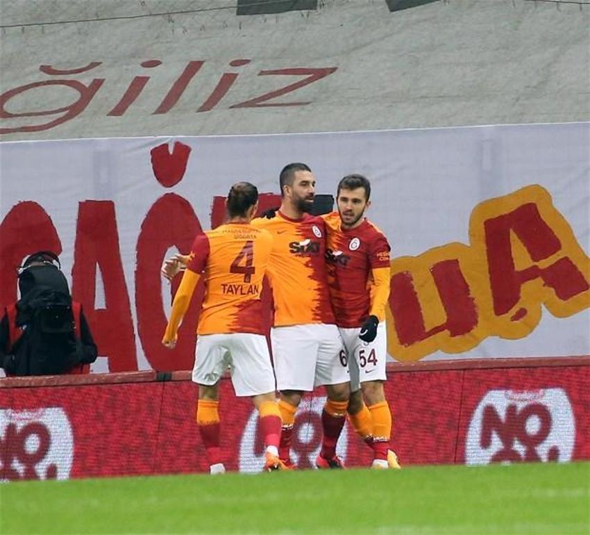 Herkes Taylan Antalyalı'yı konuşuyor! '40 yıllık postacı yapamaz'