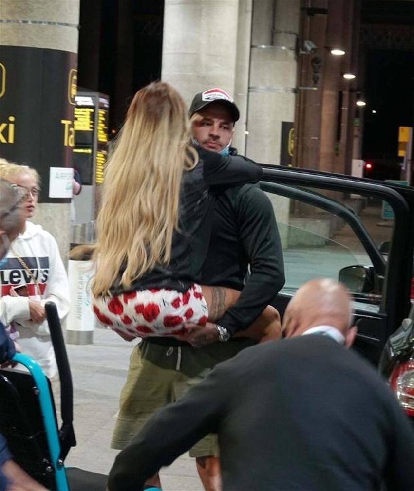 Katie Price isyan etti! Türk esnafa derdini anlatamayınca...