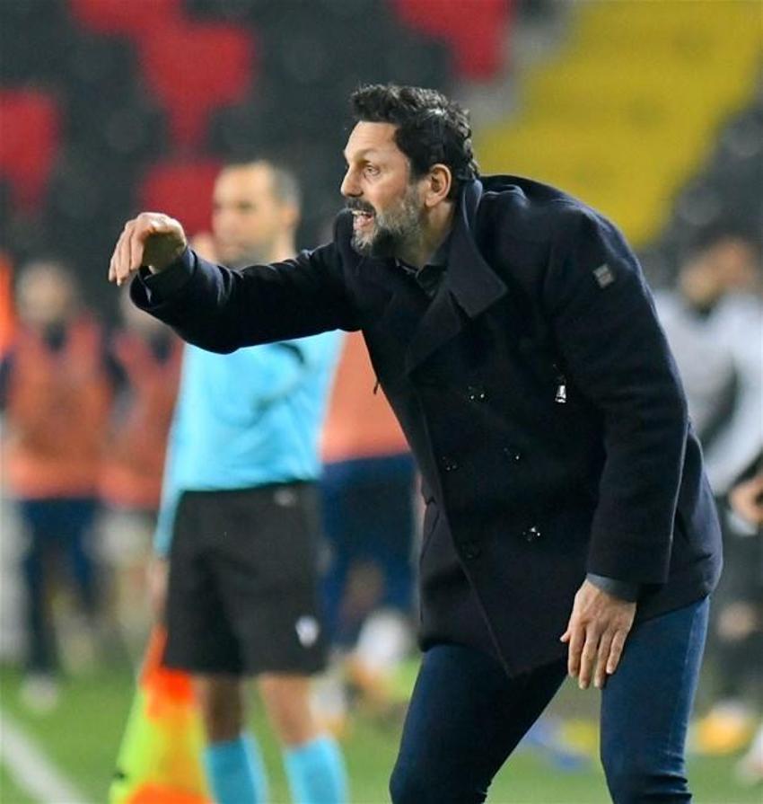 Erol Bulut basının toplantısını gülerek açtı! İşte istifa açıklaması