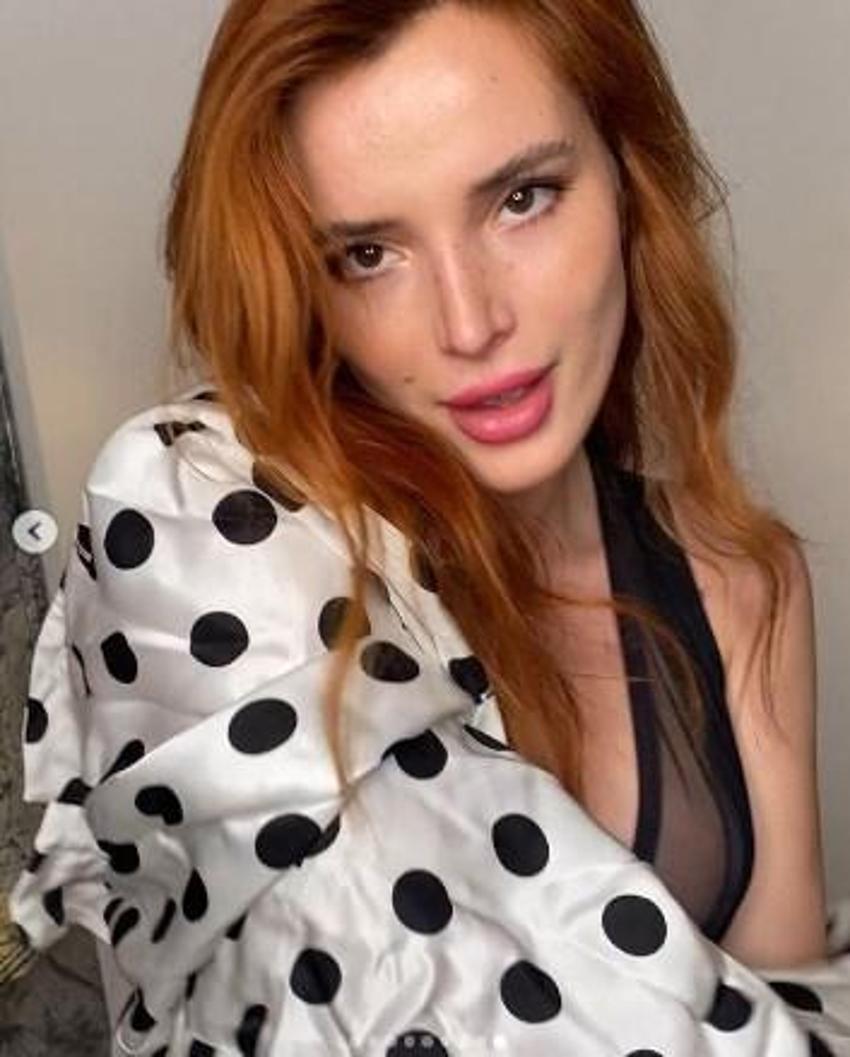 Bella Thorne iç çamaşırlı pozlarıyla Instagram'ı salladı!