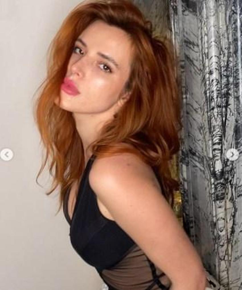 Bella Thorne iç çamaşırlı pozlarıyla Instagram'ı salladı!