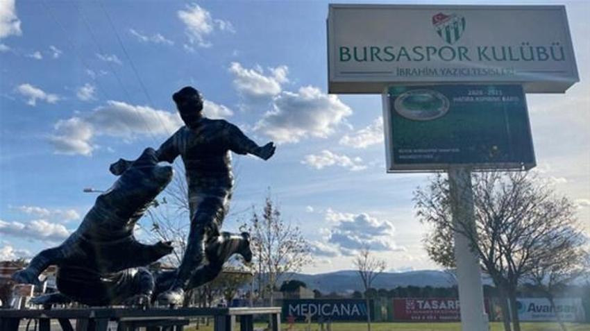 Pablo Martin Batalla takımını şampiyon yaptı, heykeli dikildi!