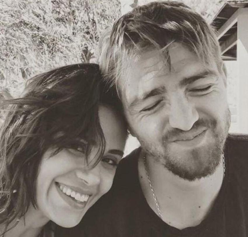 Şükran Ovalı ve Caner Erkin'den yatak pozu!