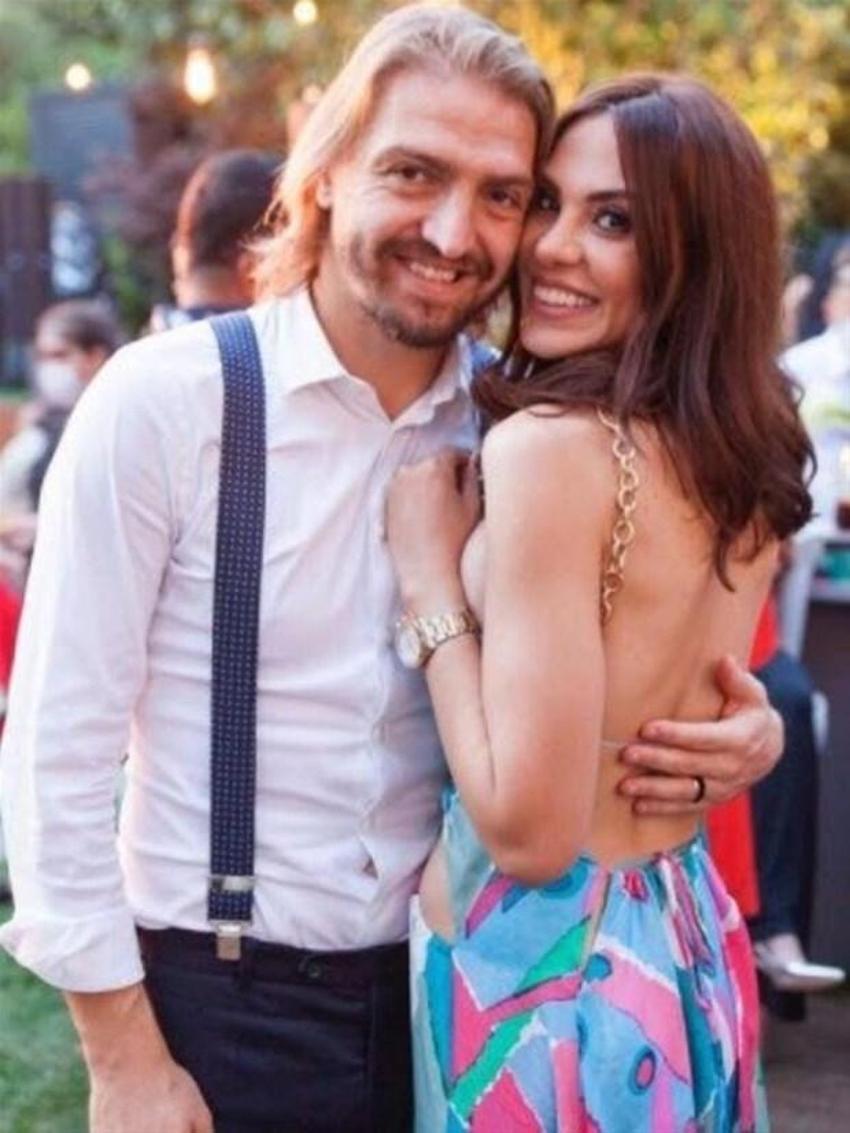 Şükran Ovalı ve Caner Erkin'den yatak pozu!