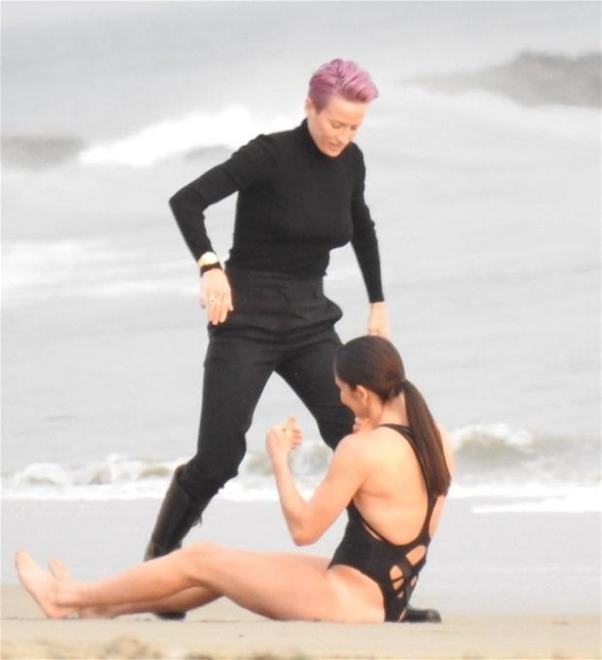 Malibu sahilinde romantik dakikalar!