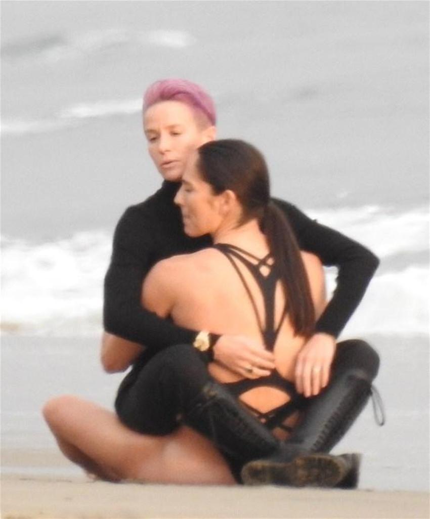 Malibu sahilinde romantik dakikalar!