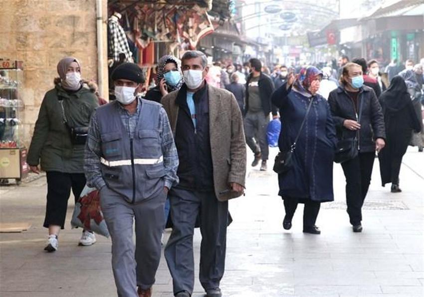 Koronavirüs vakalarında Anadolu hâlâ alarm veriyor! Yasak kararları sonrası ilk veriler...