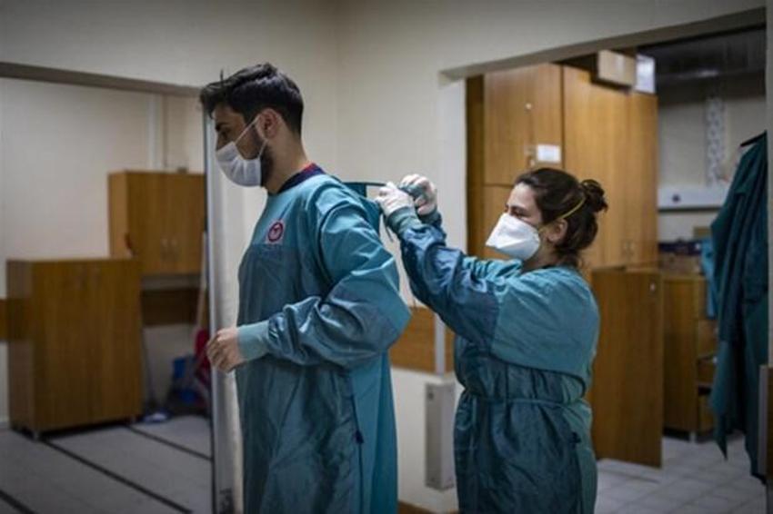 Koronavirüs haritası korku salıyor! Nüfusu 23 ilden fazla olan ilçede esnaf isyan etti...