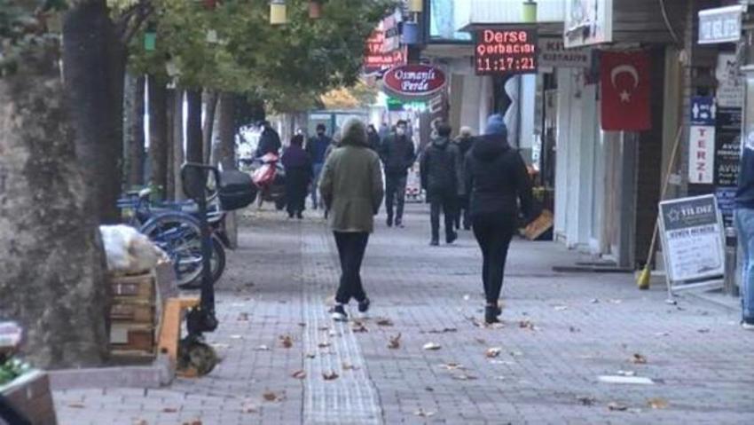 Koronavirüs haritası korku salıyor! Nüfusu 23 ilden fazla olan ilçede esnaf isyan etti...