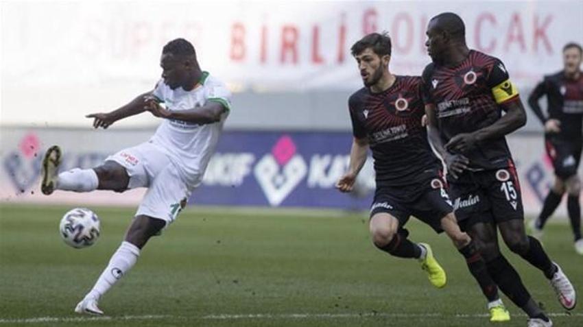 Günün maçında 3 gol 2 penaltı! Hem kendini yaktı hem takımını