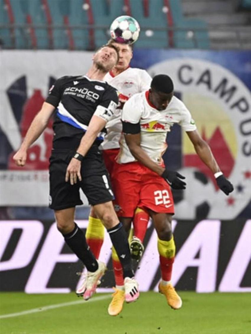 Leipzig'de Alexander Sörloth kabusu sürüyor! Max Kruse şov yaptı...