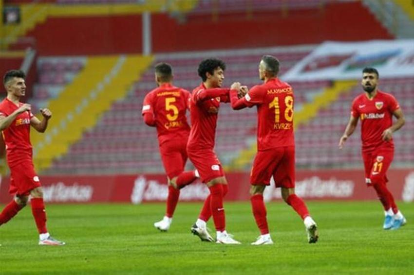 Türkiye Kupası'nda Batuhan Karadeniz çılgınlığı! Hat-trick yaptı ama...