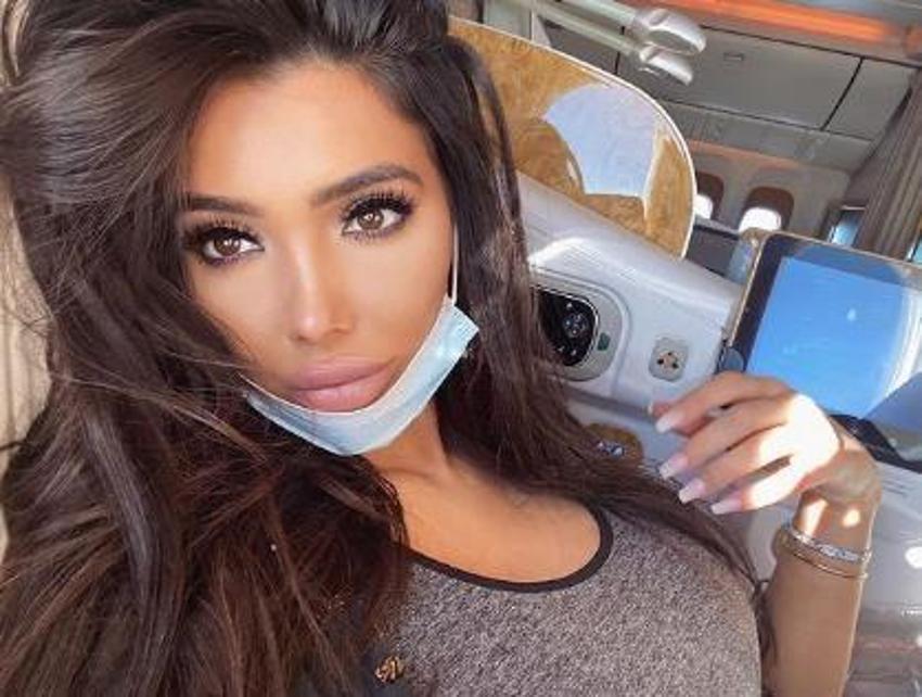 Chloe Khan Instagram'ı sallıyor!