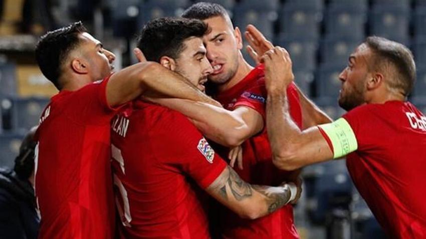 Ozan Tufan bombayı patlattı! Transfer, Fenerbahçe ve Sörloth...