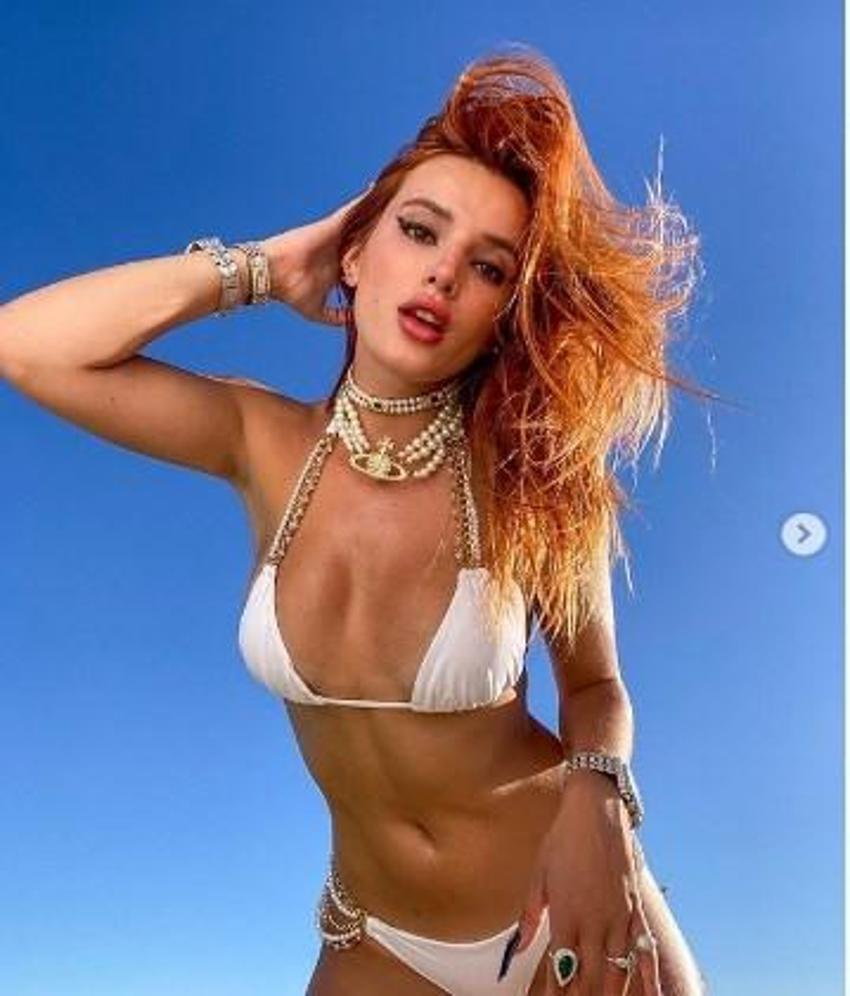 Bella Thorne sütyensiz pozunu tekrar paylaştı!