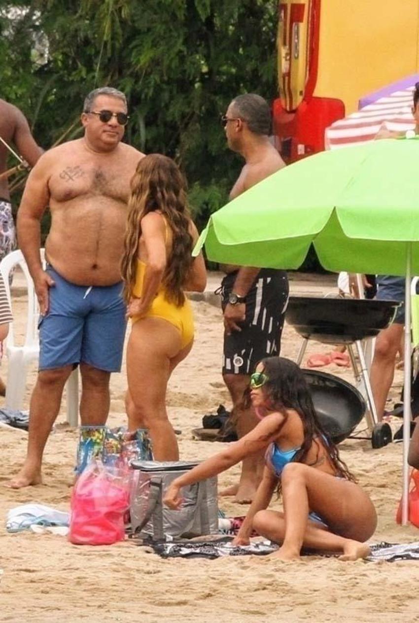 Anitta'dan klip çekimi sırasında iddialı pozlar!