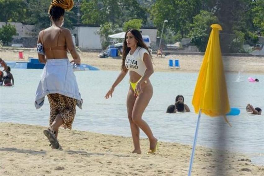 Anitta'dan klip çekimi sırasında iddialı pozlar!