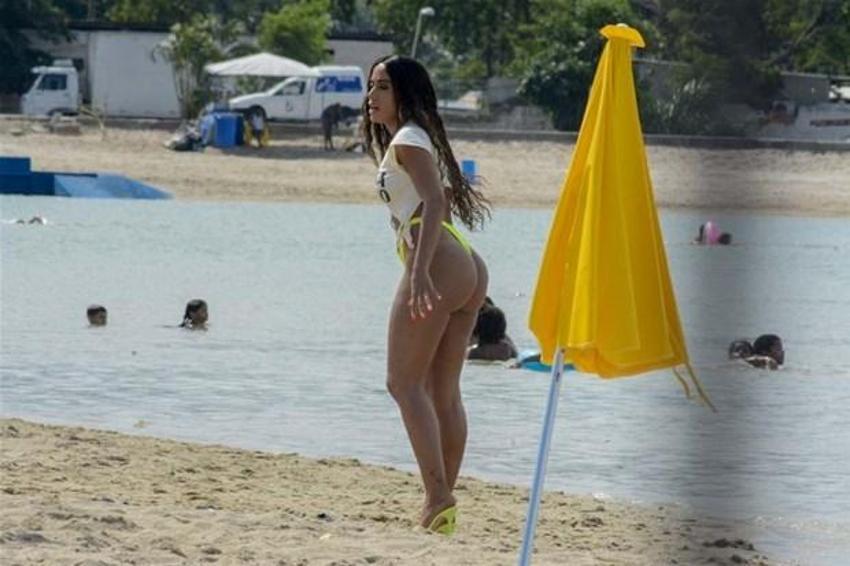 Anitta'dan klip çekimi sırasında iddialı pozlar!