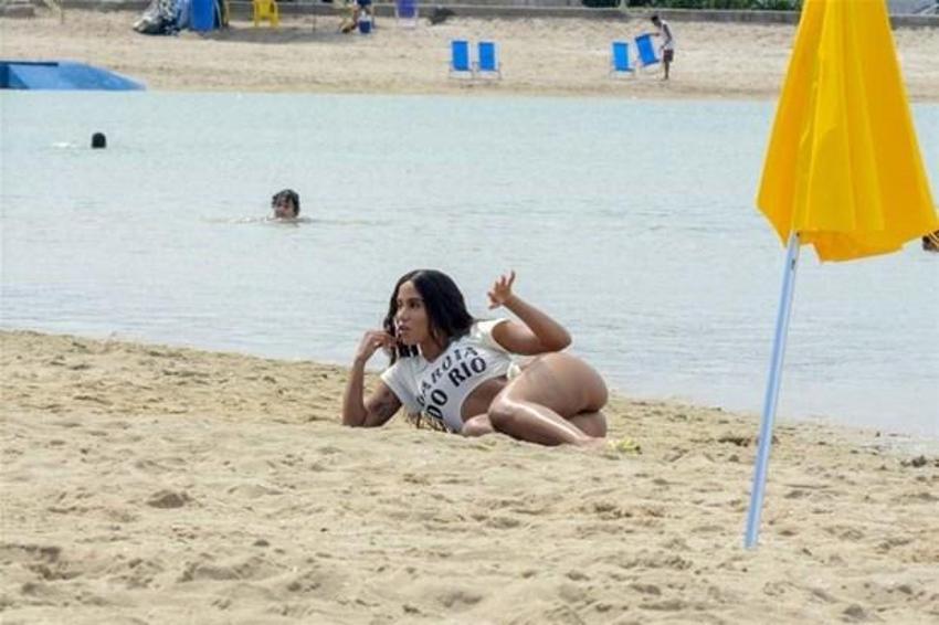 Anitta'dan klip çekimi sırasında iddialı pozlar!
